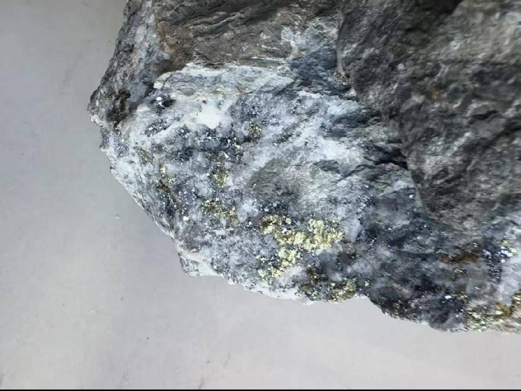 伊犁合正盛矿业开发有限公司转让位于尼勒克县喀拉巴盖铅锌矿采矿权
