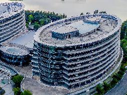 徐州市云龙区楚韵路8号大龙湖彩云里广场1、2号楼1-101房地产转让公告(国资监测编号GR2025JS4005224)