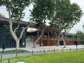 常州市天宁区红梅公园内春晖建筑二层西招租公告