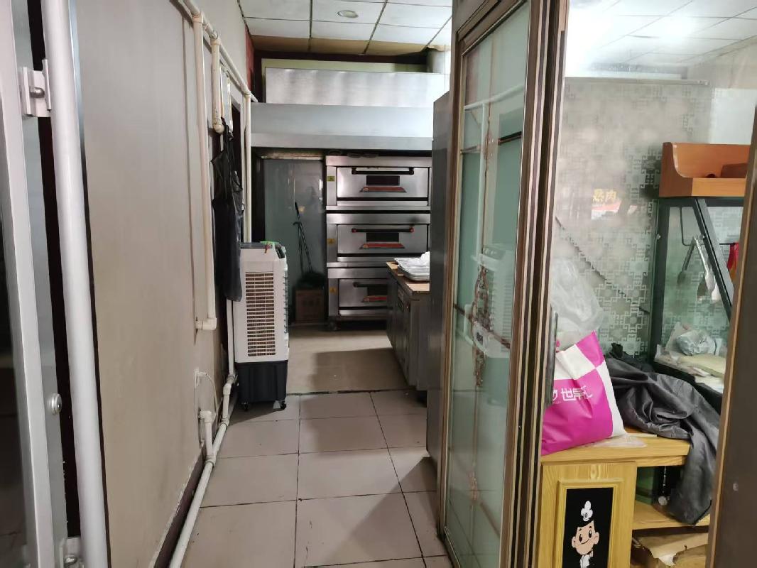 包头市昆都仑区82#873栋南力狼服装店公开招租（年租金底价：77400元/年，租期：3年）(内蒙古包钢房产物业集团有限公司)(国资监测编号GR2025NM1005761)
