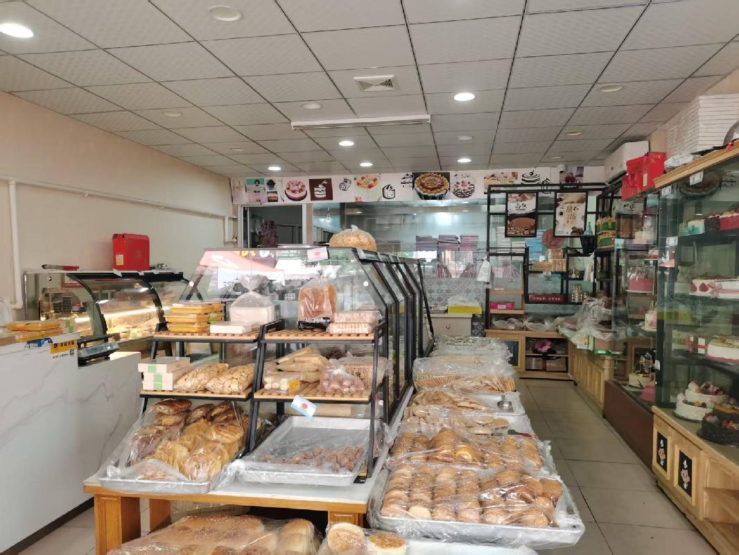 包头市昆都仑区82#873栋南力狼服装店公开招租（年租金底价：77400元/年，租期：3年）(内蒙古包钢房产物业集团有限公司)(国资监测编号GR2025NM1005761)