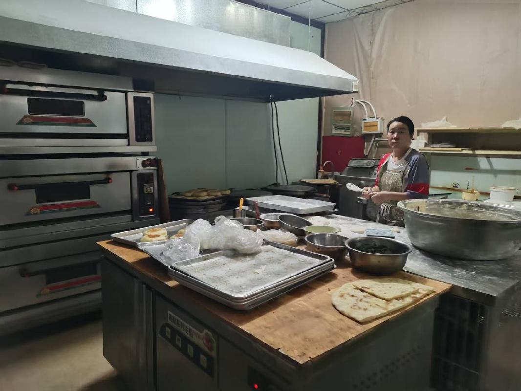 包头市昆都仑区82#873栋南力狼服装店公开招租（年租金底价：77400元/年，租期：3年）(内蒙古包钢房产物业集团有限公司)(国资监测编号GR2025NM1005761)