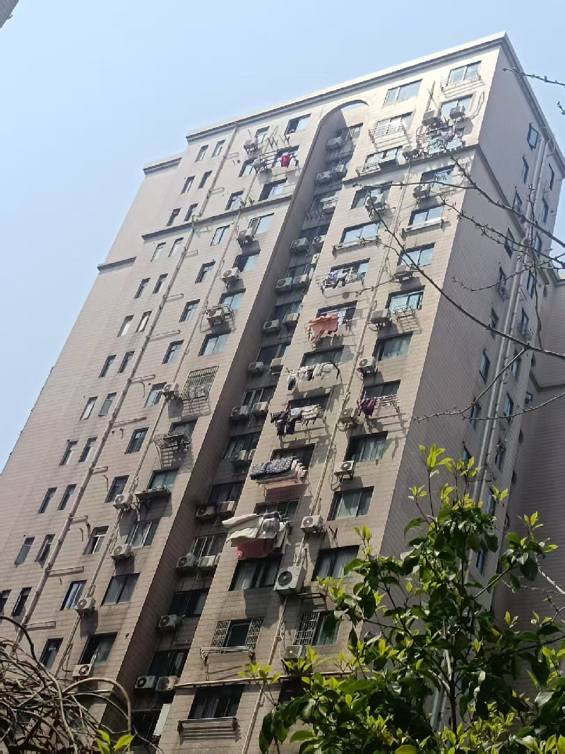 新疆吐哈石油勘探开发有限公司转让位于上海宝山路450弄12号2004室房地产