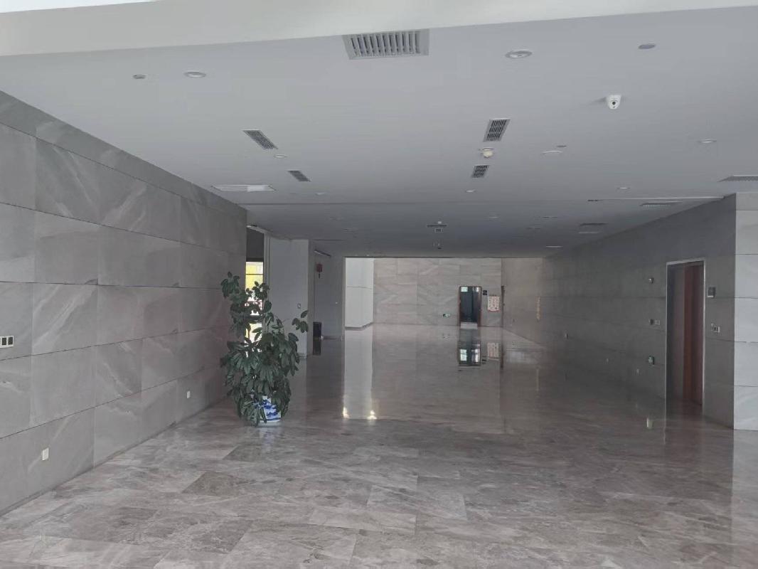 乌兰察布市集宁区察哈尔西街南侧、正德路西侧、昌兴东街北侧、正和路东侧西北煤炭交易中心一层招租（首年租金295000元/年，租期3年）(国资监测编号GR2025NM1005737)