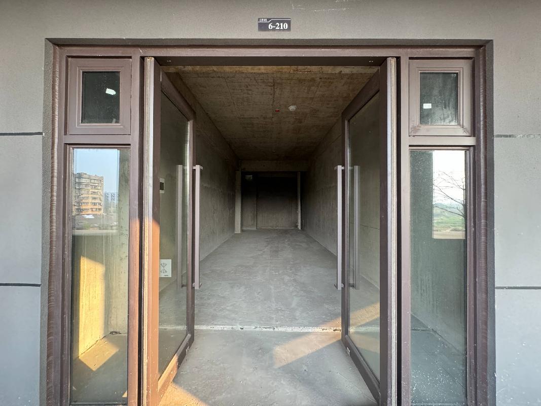 [柳州市]柳州市柳北区白露街道白露大道10号白露锦苑6栋2-10商铺招租项目