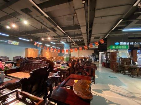 梧州市新兴三路83号二层商场的土地使用权及房屋所有权转让公告