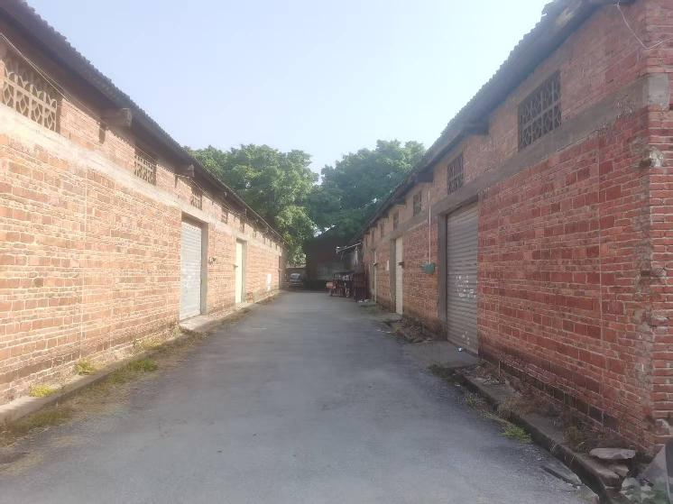 位于柳州市柳邕路178号A地块（面积12476.92平米）为抵押物的债权转让