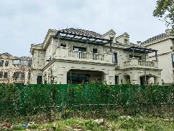 南京市高淳区淳溪镇淳南路122号舜天大湖美锦花园26幢房产公开转让(再次挂牌)(国资监测编号GR2025JS1005399-2)