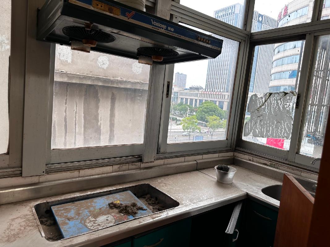 泰兴市鼓楼南路72号金凤商城住宅楼2幢302室公开招租(国资监测编号GR2025JS1005570)