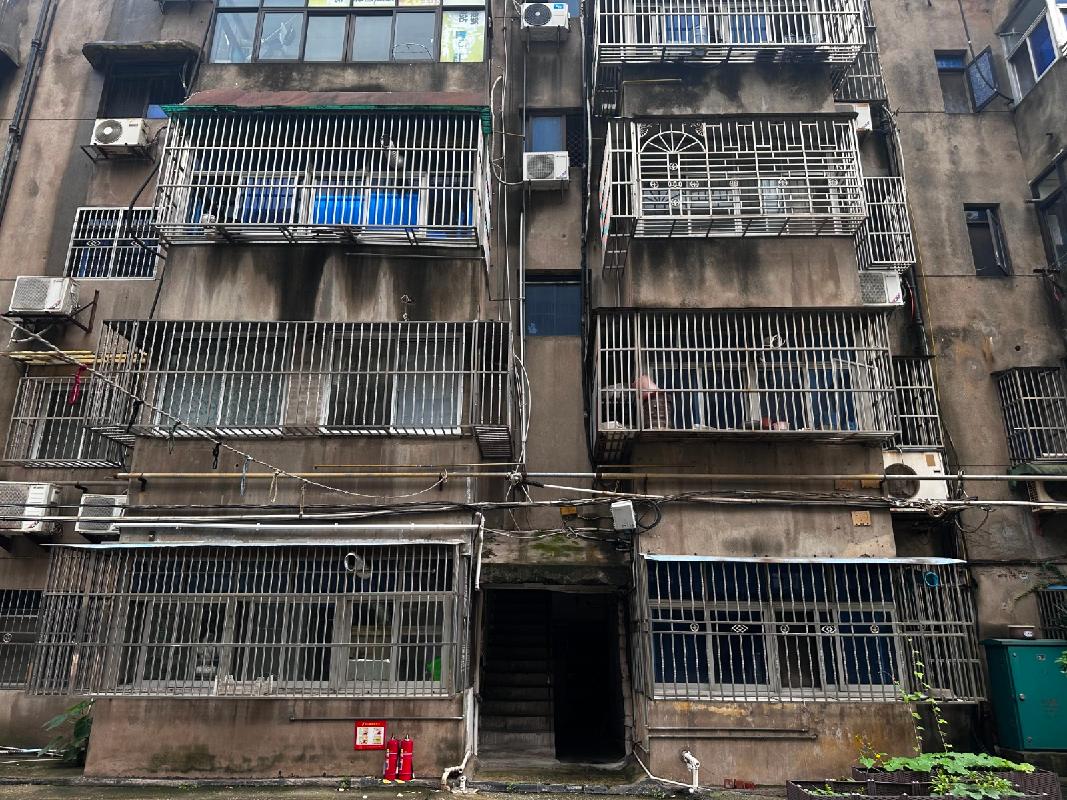 [泰州市]泰兴市鼓楼南路金凤南路106室公开招租