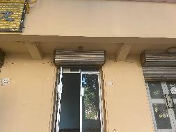 伊犁州公安局位于伊宁市斯大林街6巷3号家属楼3号商铺约8.14㎡对外招租，租期三年