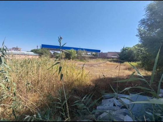 伊宁市城运集团公司位于伊宁市一桥路以西力杰加气站以南空置土地整体约5289.73㎡对外招租