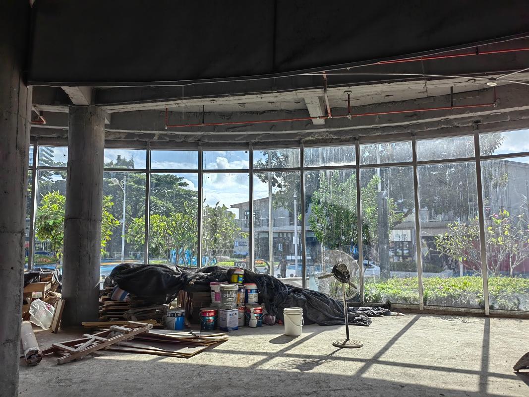 三亚珠江花园酒店一层毛坯场地招租