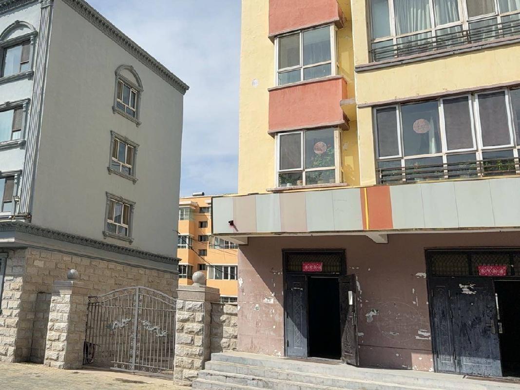 [伊犁哈萨克自治州]巩留蝶城集团有限公司位于巩留县三区团结西路20号瑞丰源商住小区05栋2室商铺约52.93㎡对外转让