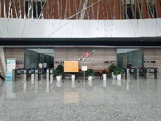 位于上海市虹口区四川北路859号中信广场15层1505室办公用房	招租公告