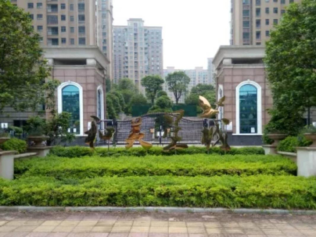 [长沙市]长沙市暮云镇芙蓉南路四段977号和美星城D区42栋1201及D-444车位(二次挂牌)