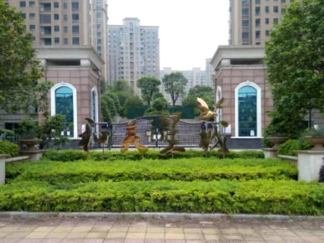 长沙市暮云镇芙蓉南路四段977号和美星城D区44栋1504及D-1265车位(二次挂牌)