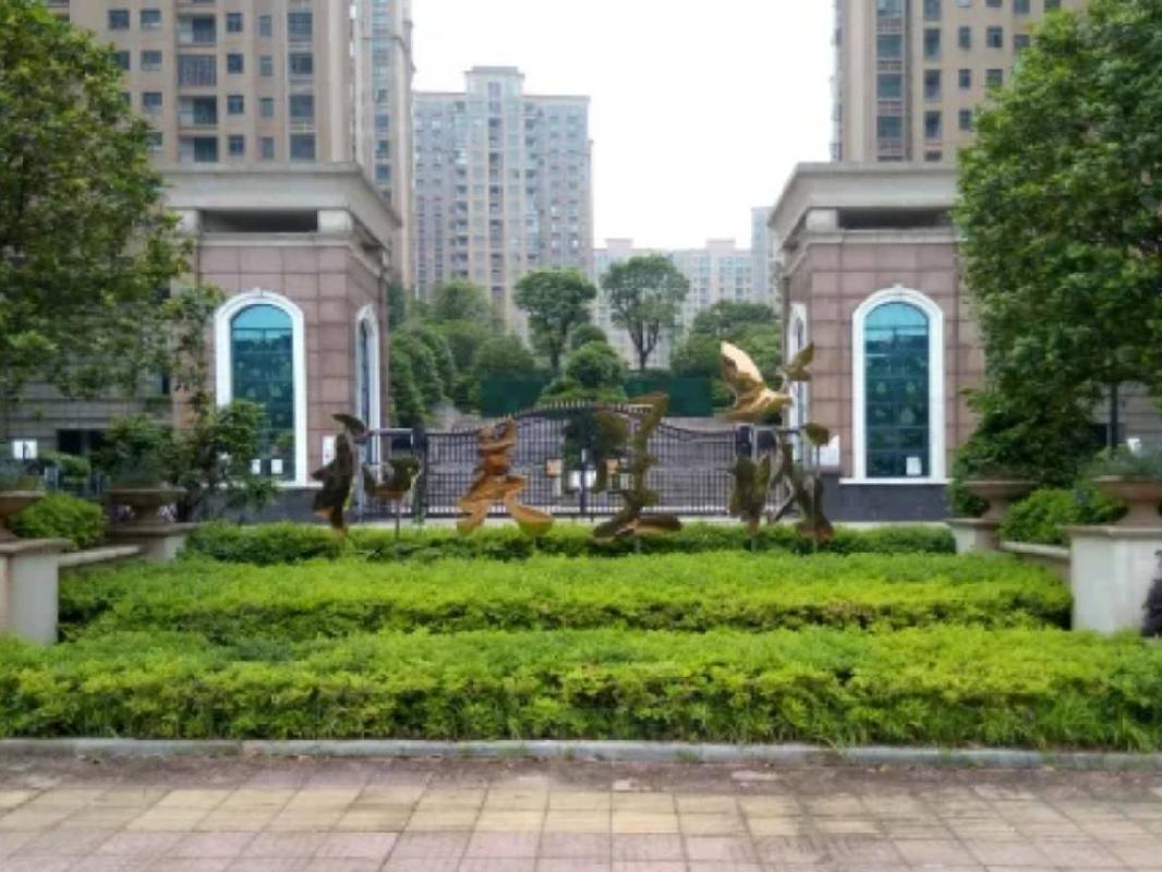 长沙市暮云镇芙蓉南路四段977号和美星城A区1栋1206及A-120车位(二次挂牌)