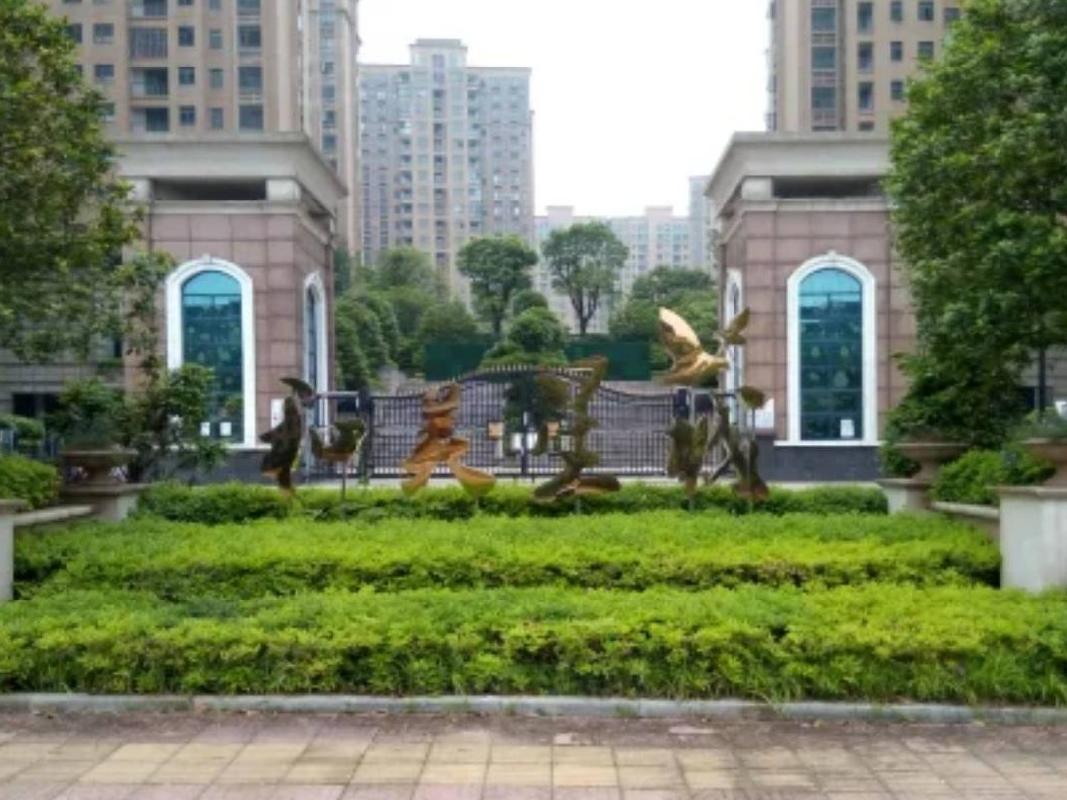 长沙市暮云镇芙蓉南路四段977号和美星城C区28栋1001及C-729车位(二次挂牌)
