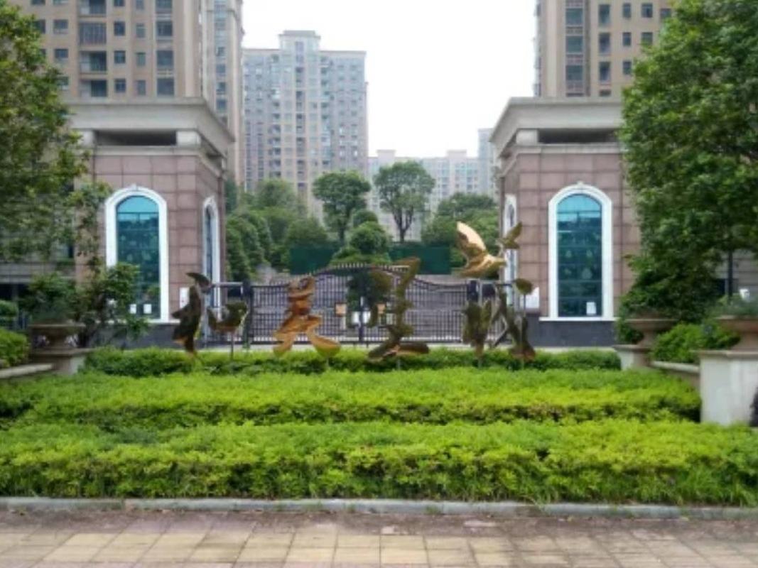 长沙市暮云镇芙蓉南路四段977号和美星城D区35栋1203及D-1278车位(二次挂牌)