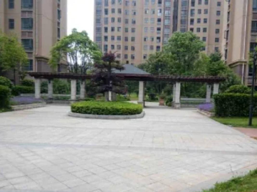 长沙市暮云镇芙蓉南路四段977号和美星城D区42栋1201及D-444车位(二次挂牌)(国资监测编号GR2025HN1001908-2)