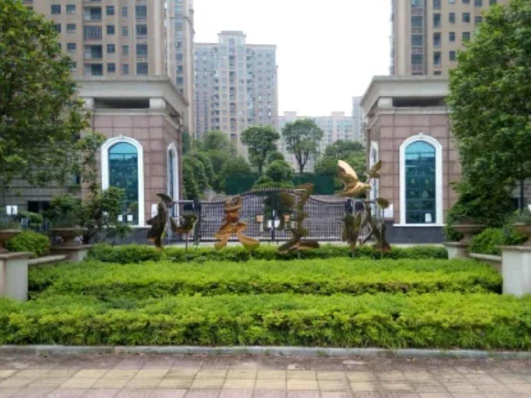 长沙市暮云镇芙蓉南路四段977号和美星城C区34栋1203及C-585+车位(二次挂牌)