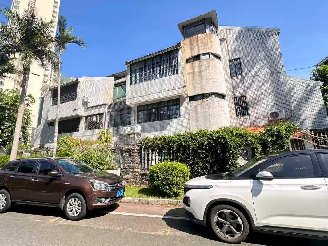 海口市盐灶街一横路46号L型别墅珍珠阁转让(国资监测编号GR2025HI1001205)