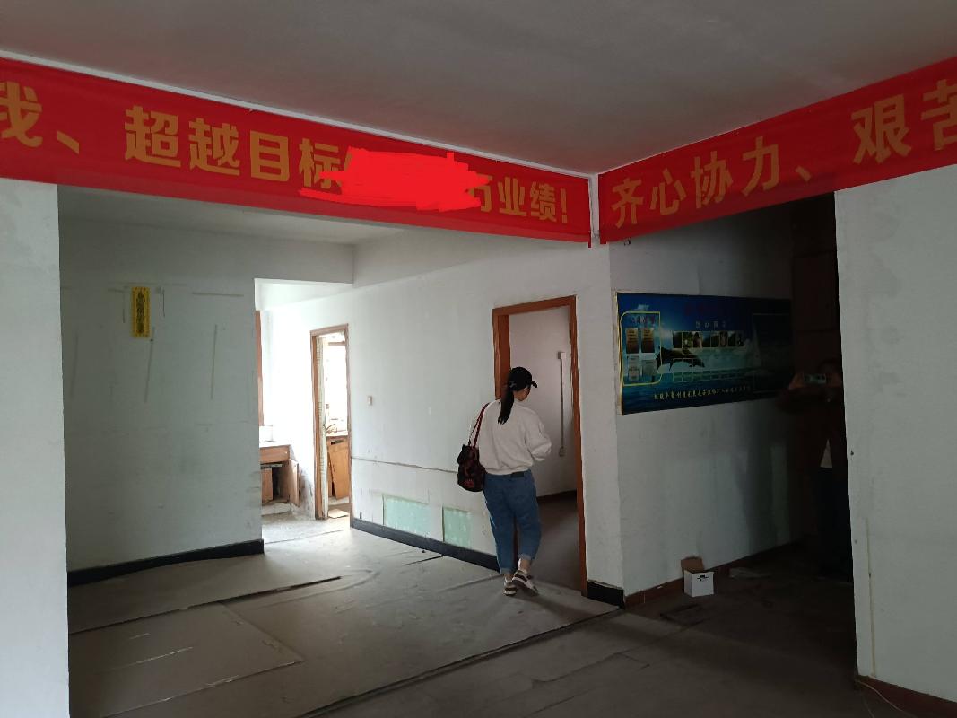 长沙市芙蓉区湖湘北路湖心巷21号南明苑14栋501号住房