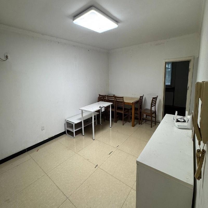 北京市东花市北里东区2号楼1层5门1房屋公开招租