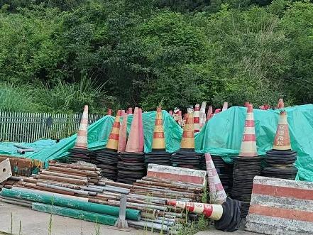 四川秦巴高速公路有限责任公司废旧防撞桶、锥形桶、水马处置询价公告转让公告转让公告