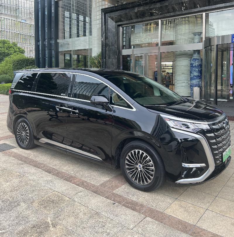 新疆创锦汇谷物产有限公司杭州分公司所属腾势牌QCJ6520MT6HEV4浙AFV3959小型普通客车对外转让