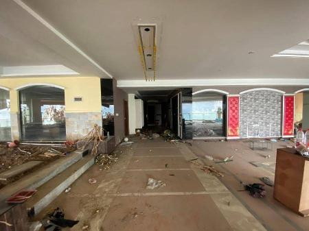 梧州市长洲区红岭路7号2号楼三层1至44号商务用房的土地使用权及房屋所有权转让公告