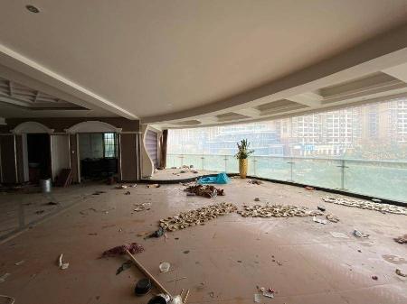 梧州市长洲区红岭路7号2号楼三层1至44号商务用房的土地使用权及房屋所有权转让公告