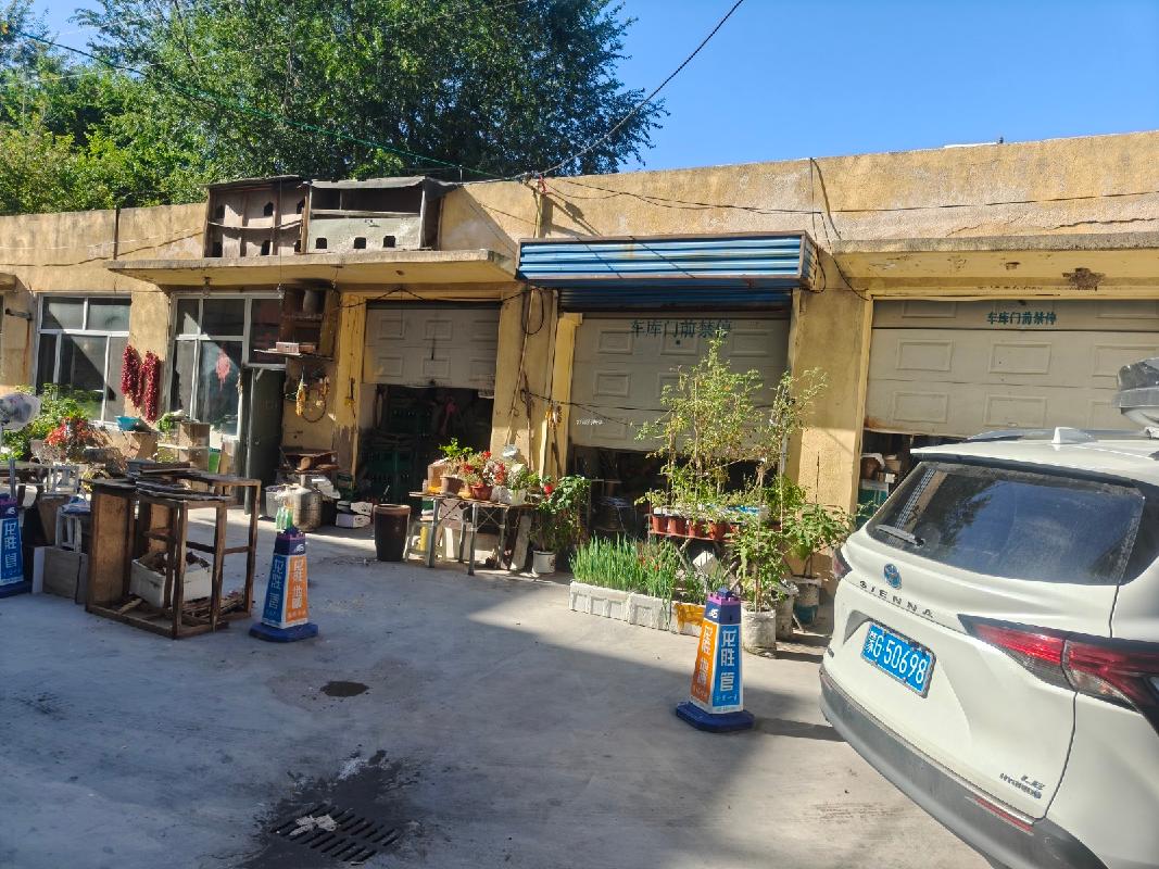 [通辽市]内蒙古自治区通辽市科尔沁区自来水小区车库东数第三间整体出租（年租金3000元，租期1年）