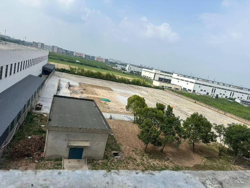 迎宾大道72号1幢研发楼4层东区办公室及院内2号地块招租公告