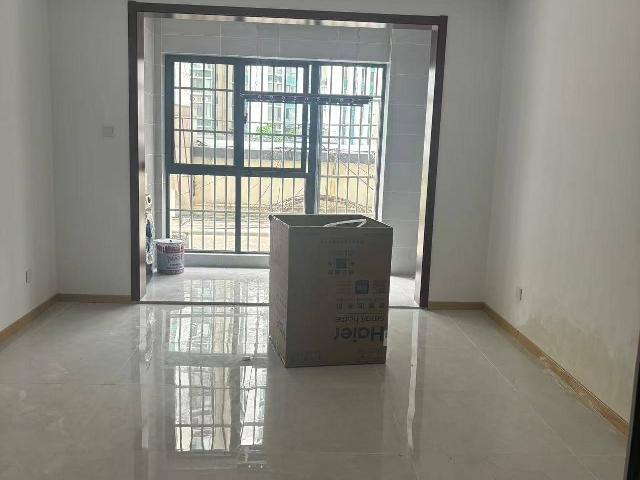 万达广场住宅二期5号楼302室出租招租公告