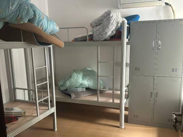 万达广场住宅二期5号楼302室出租招租公告