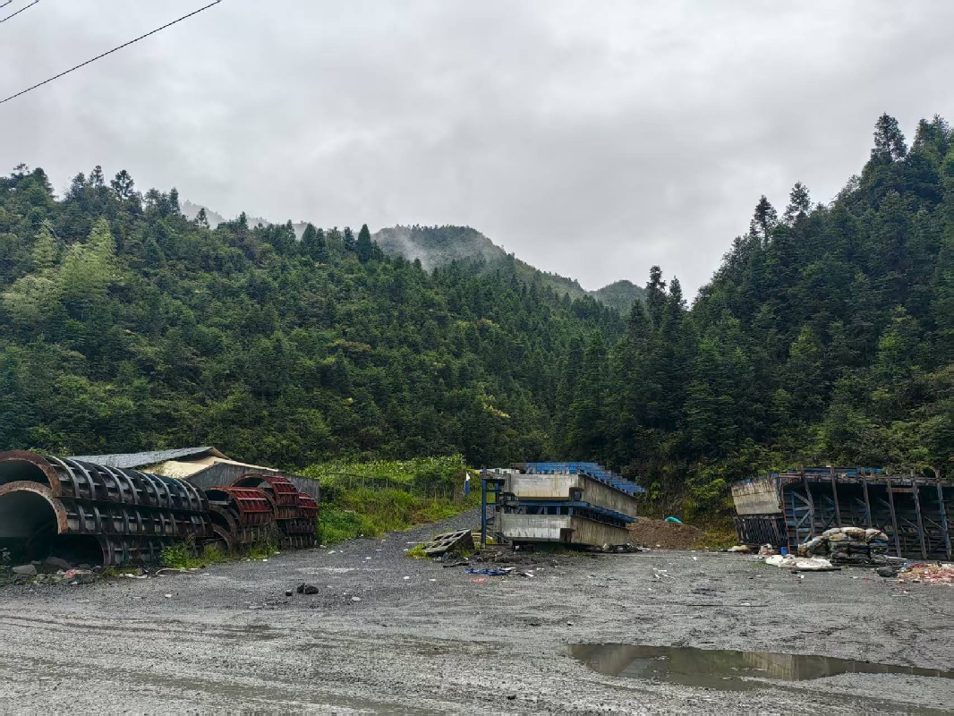 废旧T梁模板、立柱模板、盖梁模板一批（约102吨）(国资监测编号GR2025HN1002109)