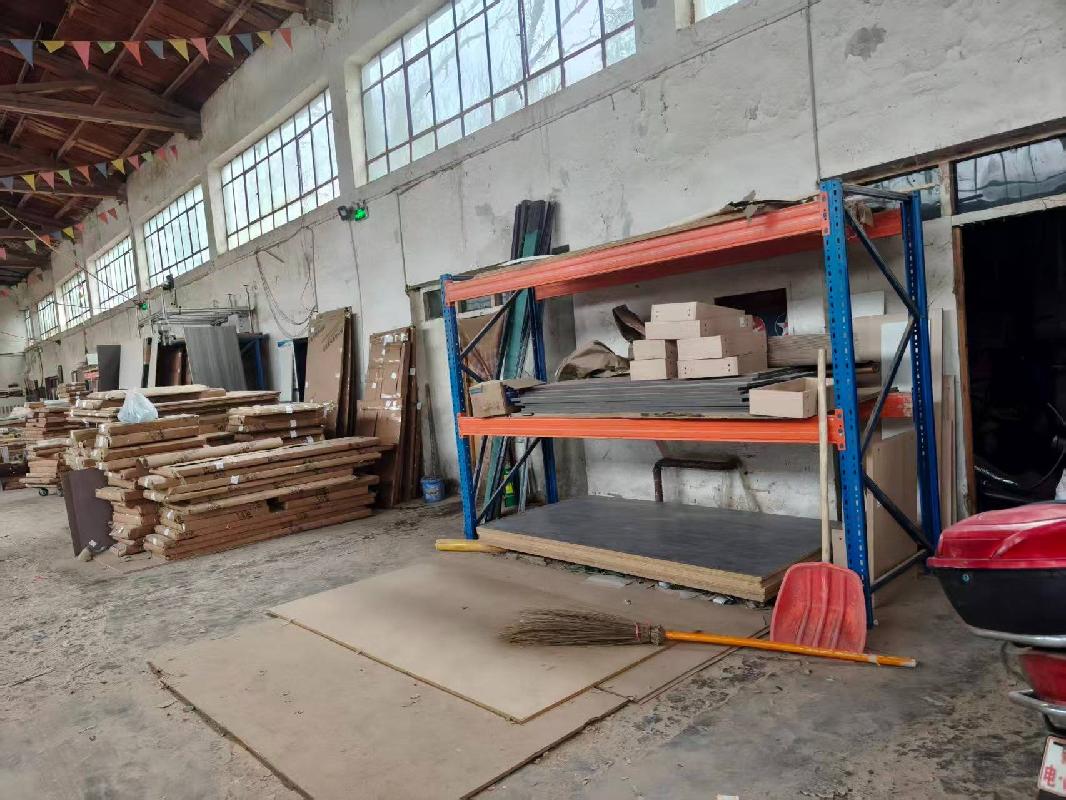 新源县国投公司位于新源县肖尔布拉克街066号库房（原糖厂菜市场内）约1519.80㎡对外招租，租期三年