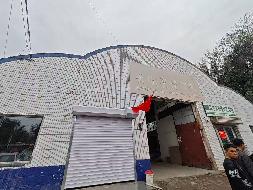 新源县国投公司位于新源县肖尔布拉克街066号库房（原糖厂菜市场内）约1519.80㎡对外招租，租期三年