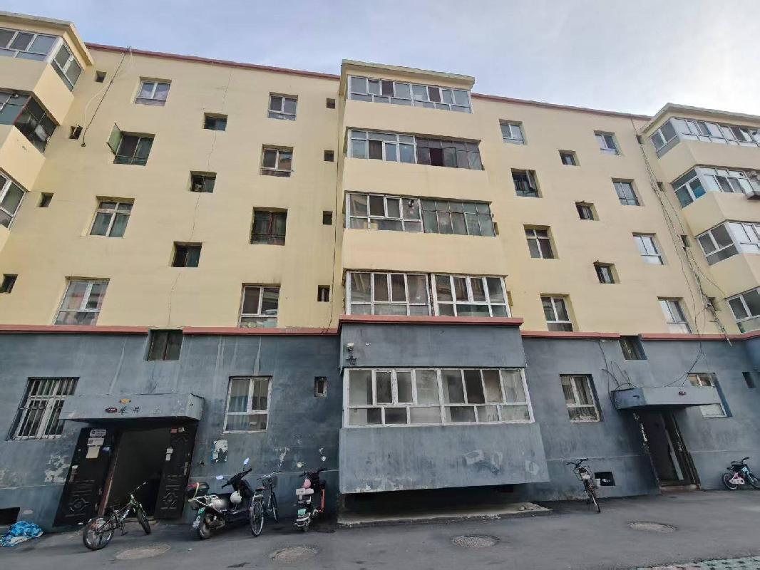 [伊犁哈萨克自治州]新源县国投公司位于新源县幸福路067号院花苑小区11-2-302室约71.75㎡对外招租，租期三年