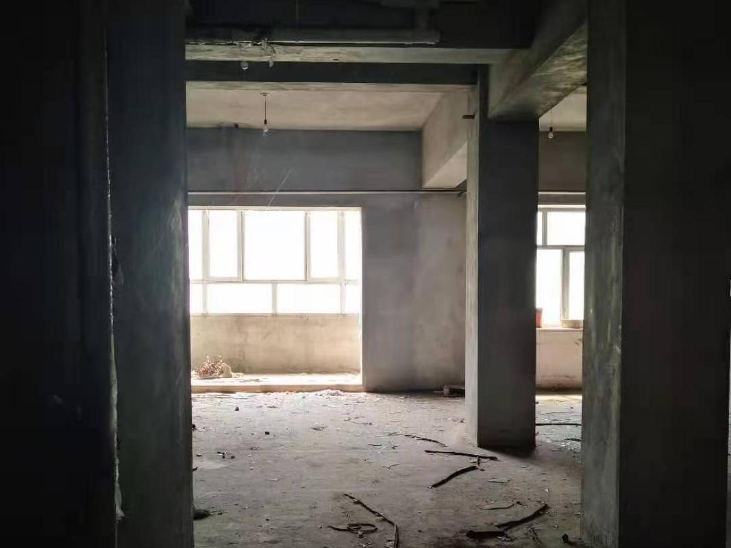 佳木斯市前进区金港湾社区前进区政府职工集资楼011#0单元1-2层108室房地产转让交易公告(国资监测编号GR2025HL2005256)