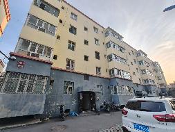 新源县国投公司位于新源县幸福路067号院花苑小区11-2-302室约71.75㎡对外招租，租期三年