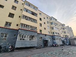新源县国投公司位于新源县幸福路067号院花苑小区11-2-302室约71.75㎡对外招租，租期三年