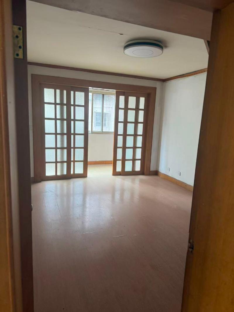 南京市白下区宏鹰花园08幢207室房屋再次公开招租