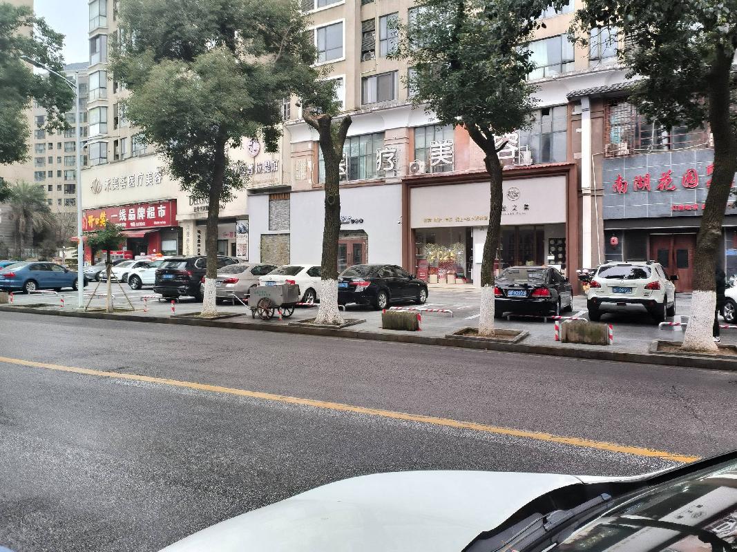 岳阳南湖风景区南湖办事处天灯嘴居委会南湖花园1#楼3套、2#楼3套共6套房产整体转让(二次挂牌)(国资监测编号GR2025HN1002265-2)