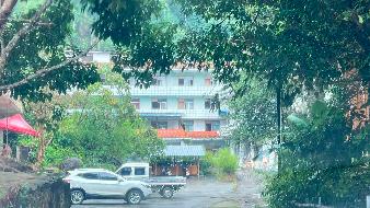 龙陵县邦腊掌温泉度假区房产及空地租赁(三次挂牌)