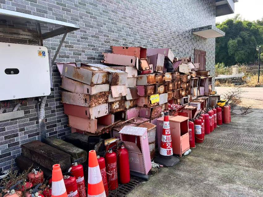 仁沐高速波形护栏、消防箱、声屏障等报废物资转让公告