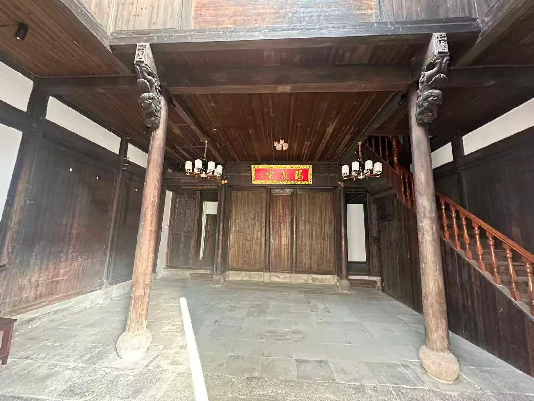 黄山市屯溪区新安江延伸段湖边古村落L4幢商业用房出租公告(国资监测编号GR2025AH2002566)