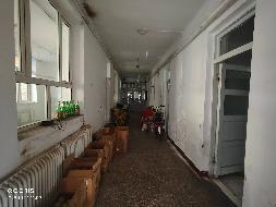 伊宁市都来提巴格街道位于伊宁市解放南路东侧两栋房屋以及红旗路北侧一栋房屋合计约3365.93㎡对外招租，租期三年(二次挂牌)